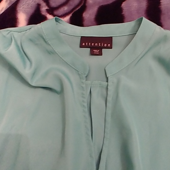 Blouse with tie front NWT - Picture 2 of 2